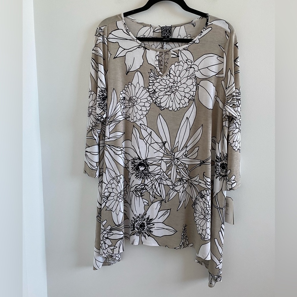 CLARA SUNWOO Taupe & White Floral 3/4 Sleeve Tunic Top Size 1X New With Tag
